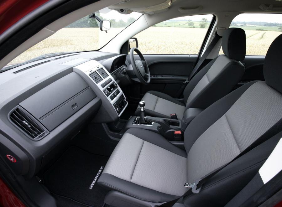  Dodge Journey 2008 года  (UK) (фото 11 из 30)
